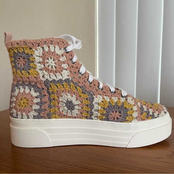 Lucky Brand Curla High Top Platform Crochet Sneakers Size 8 - Picture 3 of 16